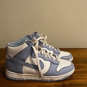 Nike Dunks High top Sneakers in Aluminum
